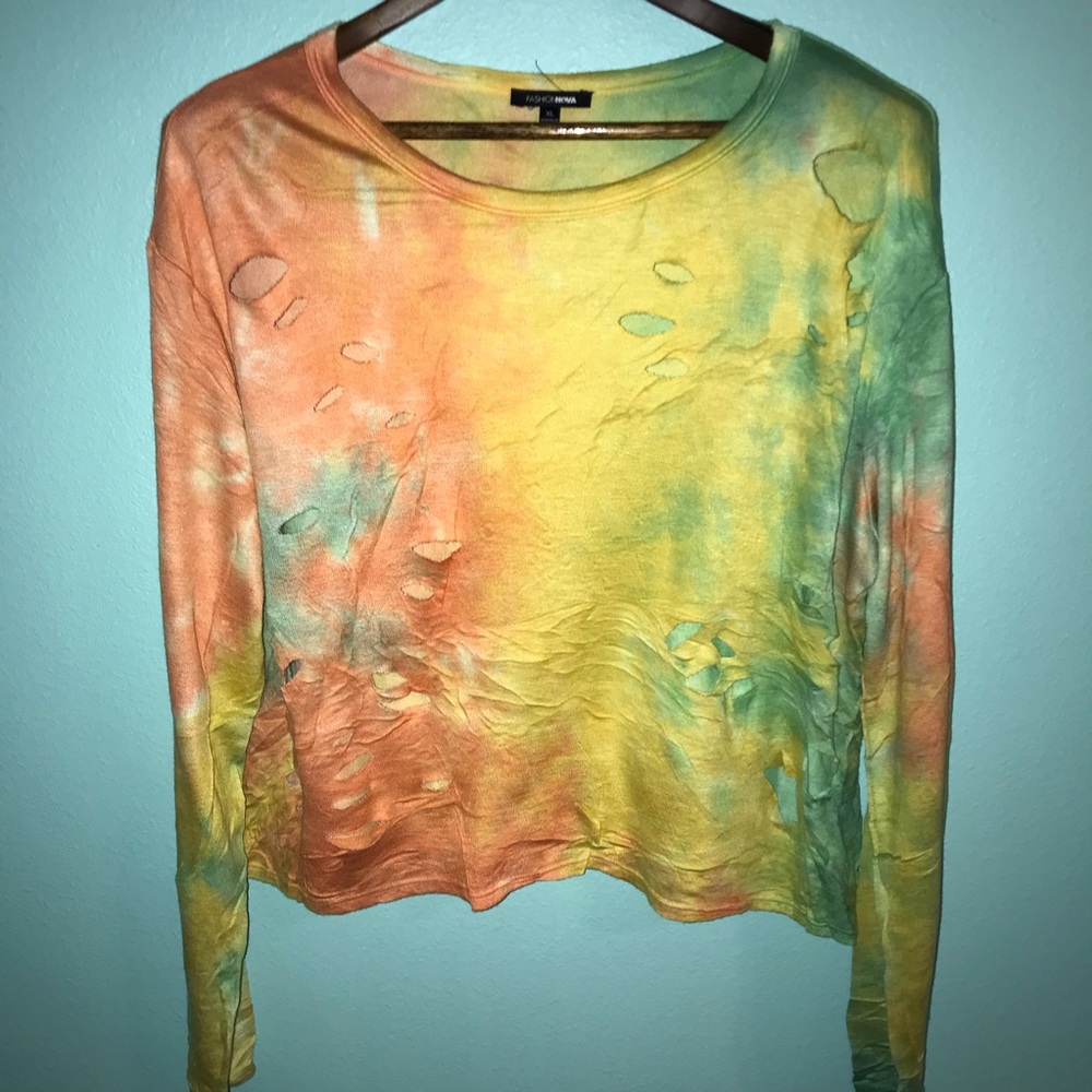 FASHION NOVA CROP TOP